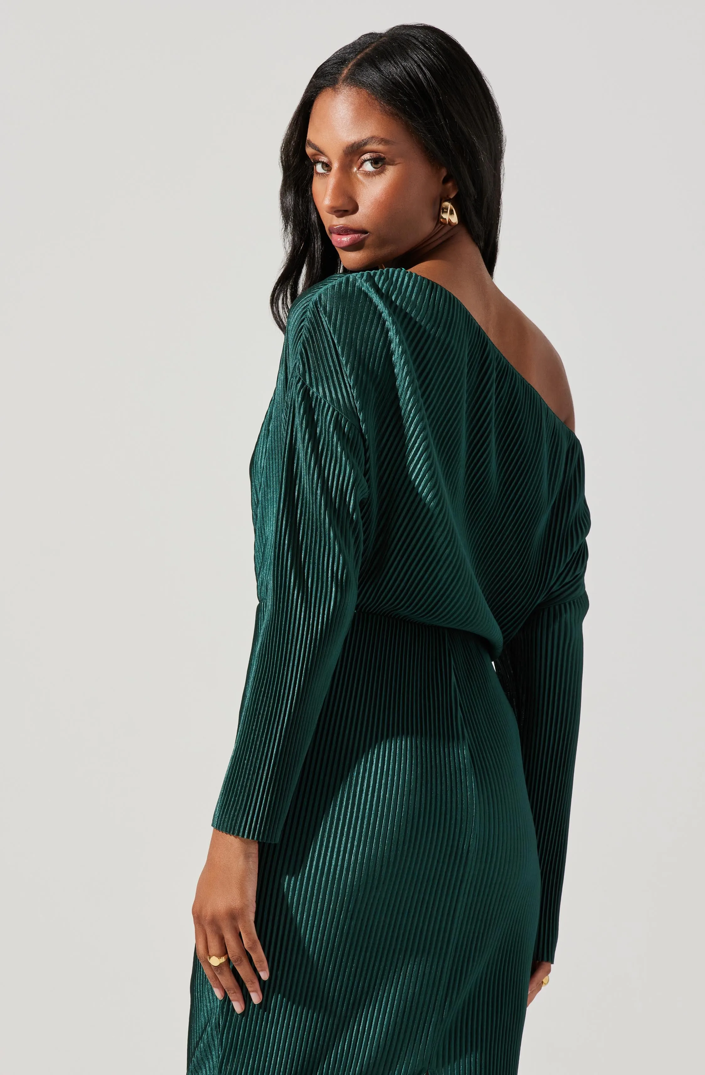 Azenia Plisse Off Shoulder Long Sleeve Midi Dress