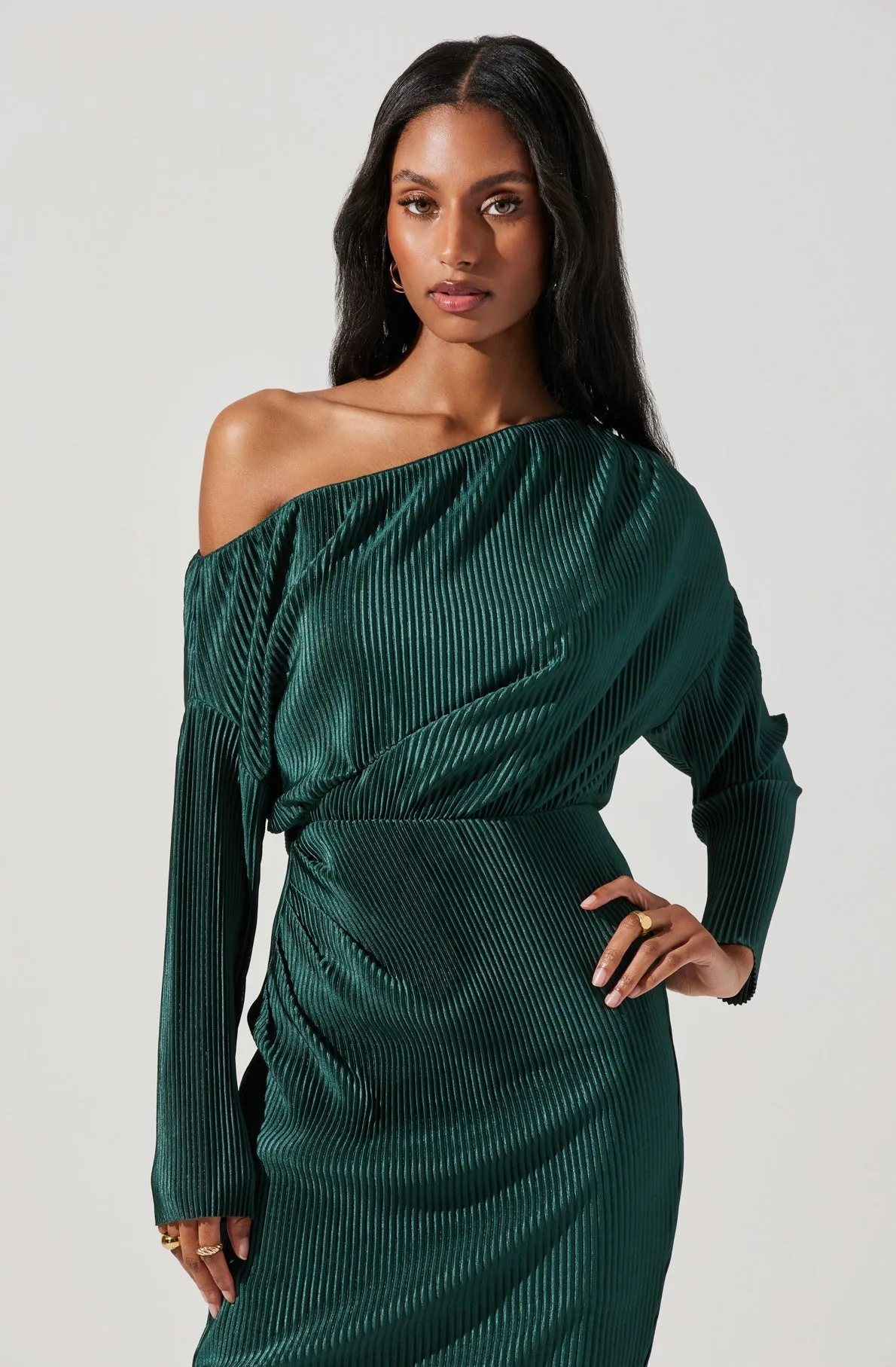 Azenia Plisse Off Shoulder Long Sleeve Midi Dress