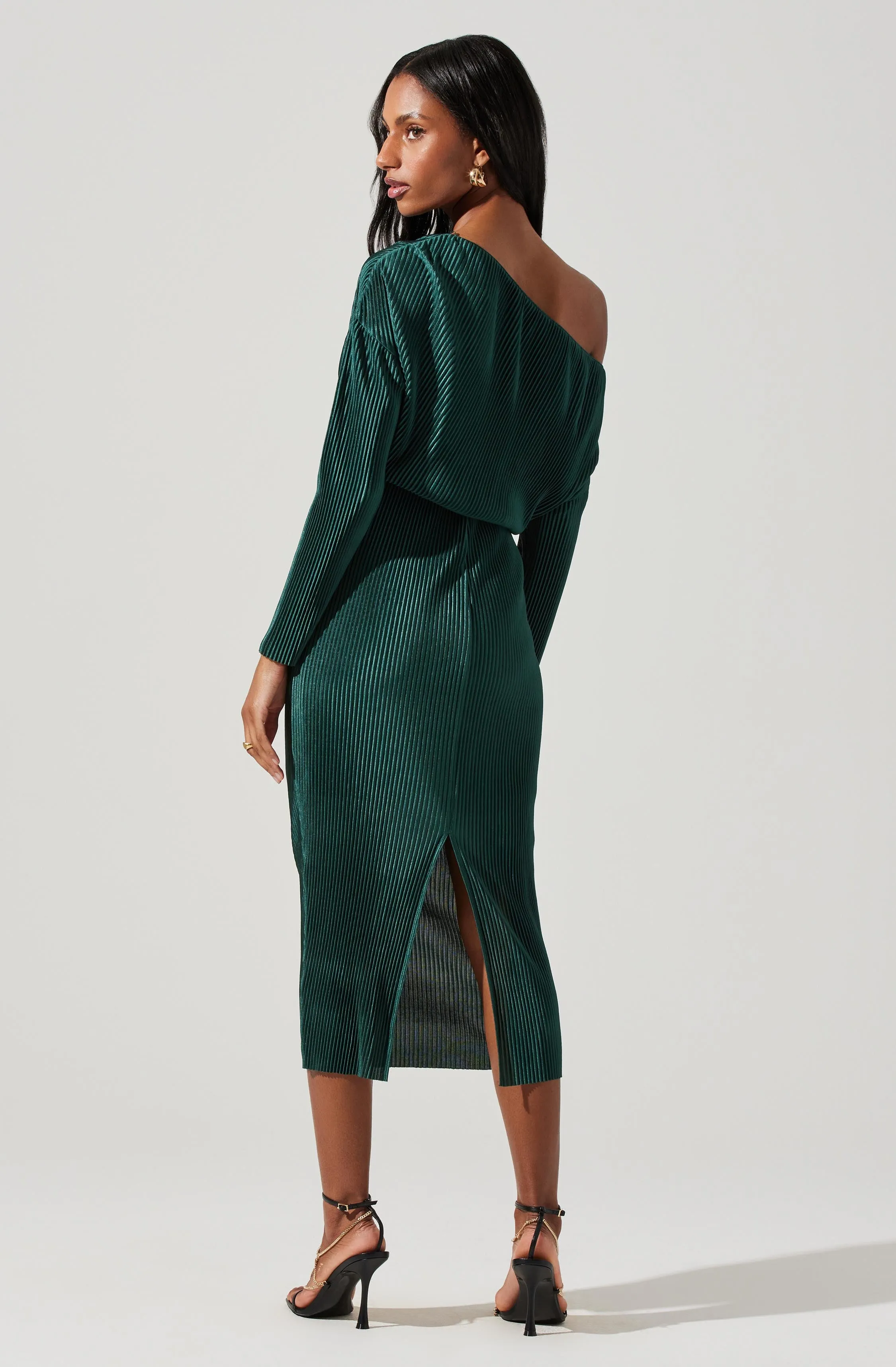 Azenia Plisse Off Shoulder Long Sleeve Midi Dress