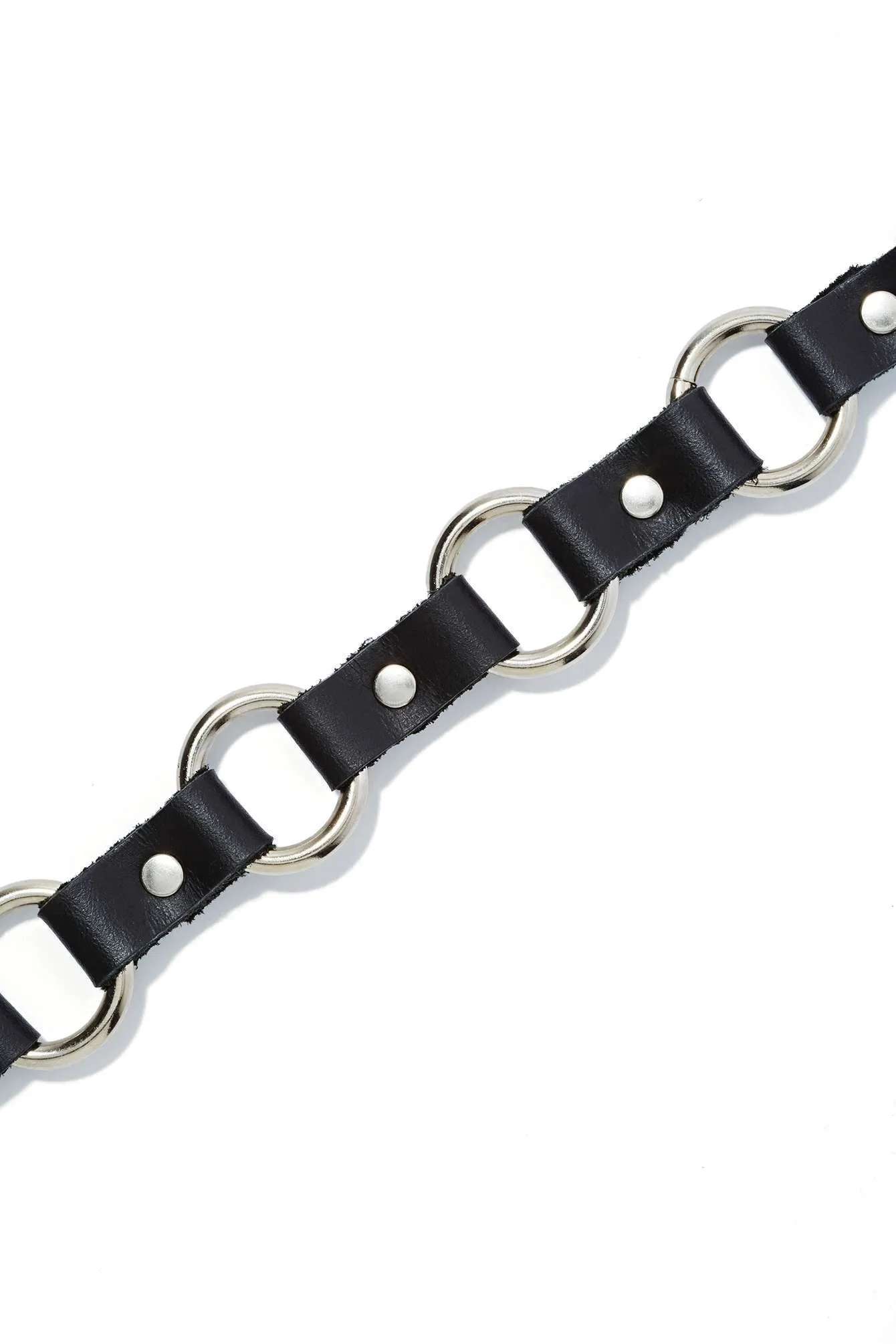 chainlink choker neckace.