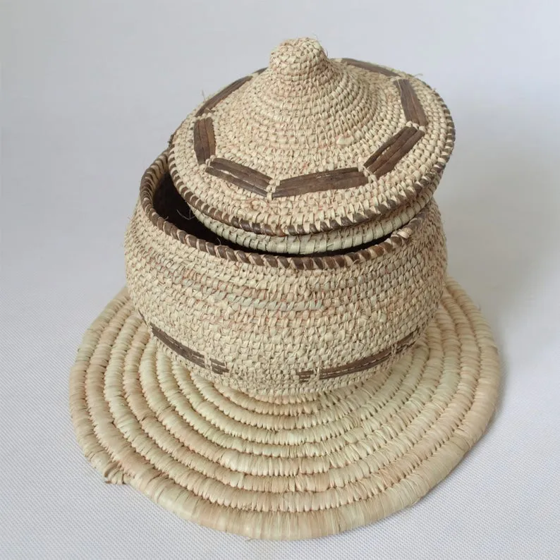 Exquisite woven trinket basket