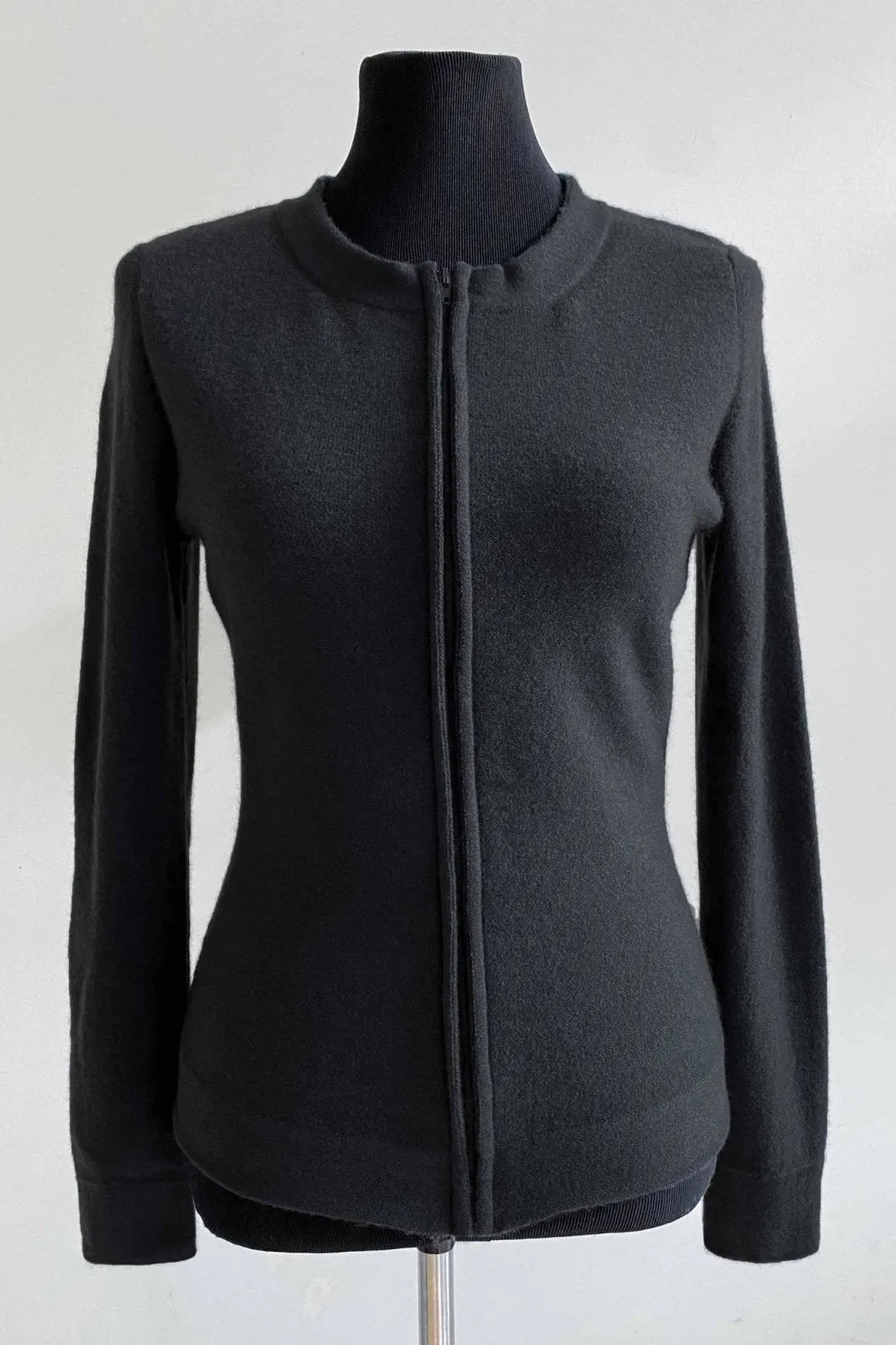 Fitted zip up cashmere cardigan