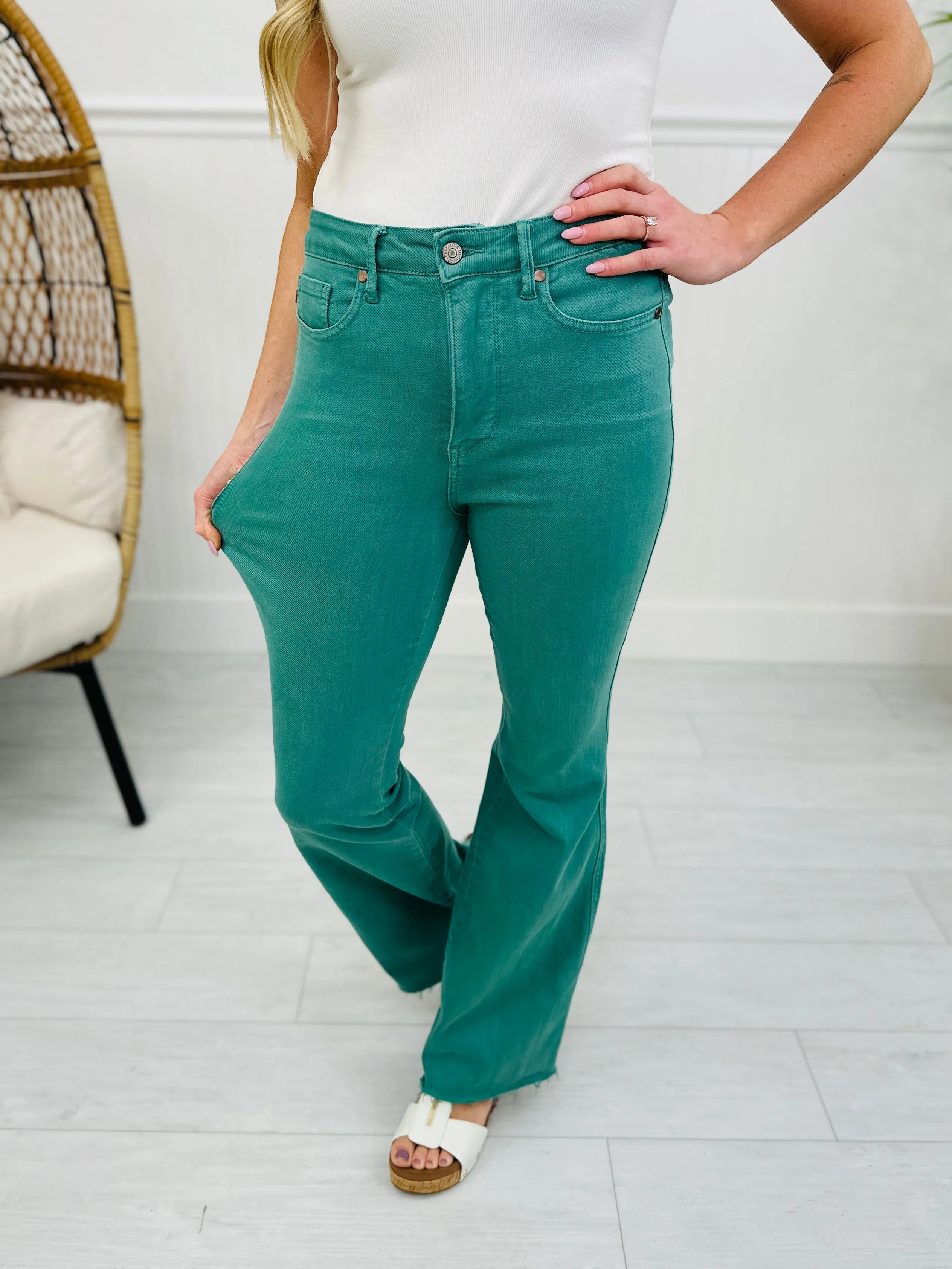 Judy Blue Totally Topaz Tummy Control Flare Jeans in Reg/Curvy