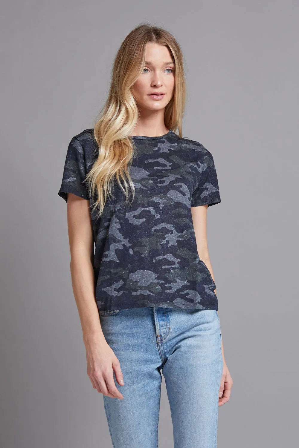 Majestic Linen Short Sleeve Camo Print Crewneck in Camo/Marine