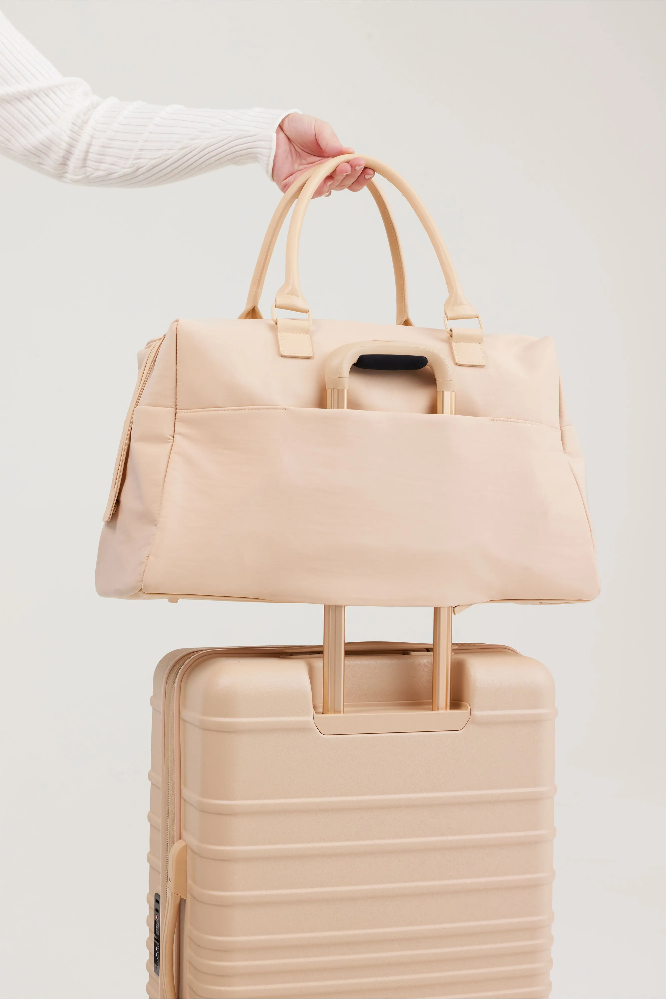 The Commuter Duffle in Beige