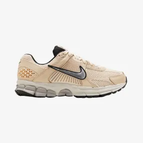 womens nike zoom vomero 5 (pearl white/chrome)